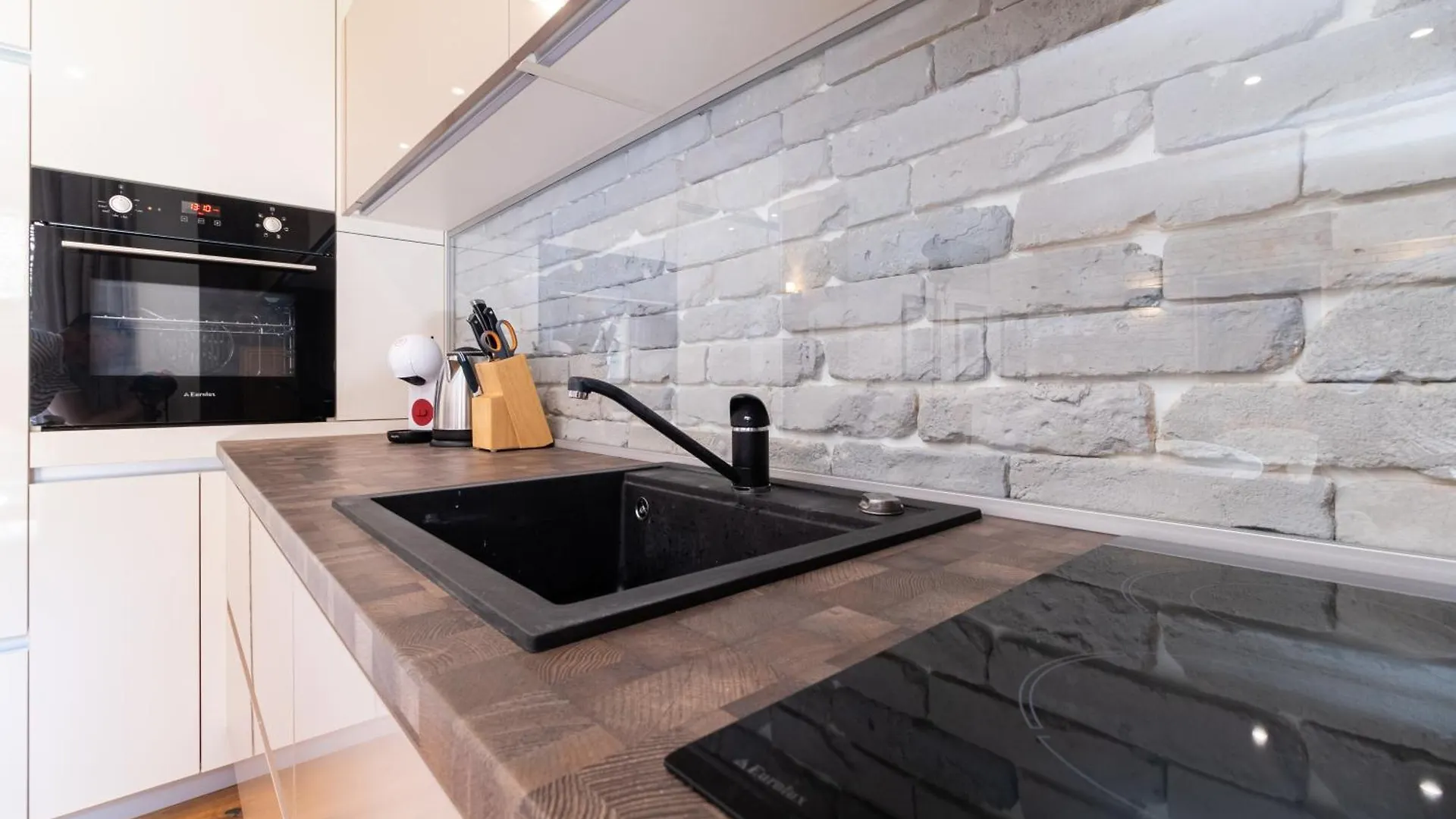 Central 1-Bedroom Apartment Plovdiv